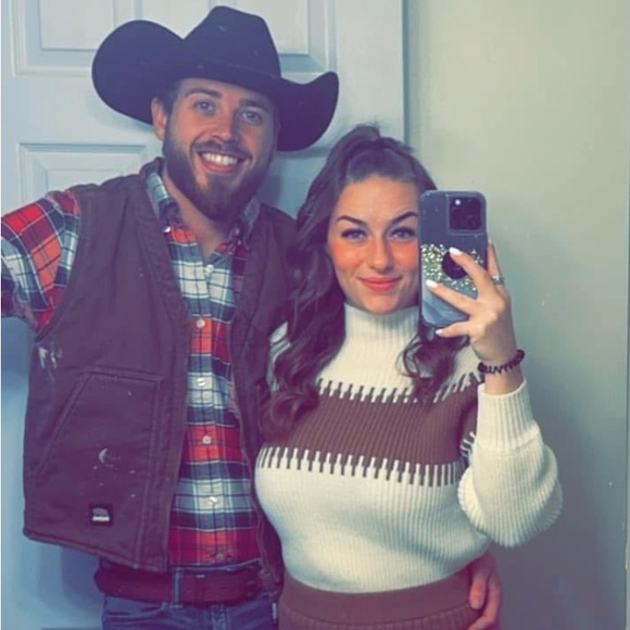 Meet your Posher, Crystal & Tyler - Picture 5 of 7